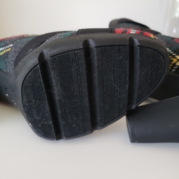 Anne Klein Sport Plaid Pumps Size 9M - Picture 9 of 10